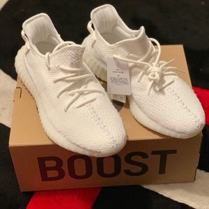 Yeezy Triple White Size 8.5